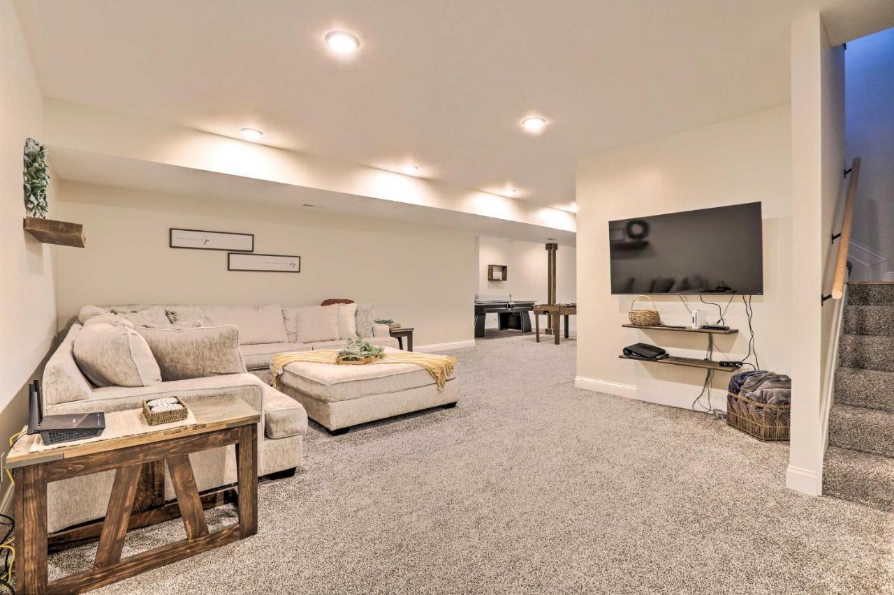 Вилла Chic Williamstown Retreat With Pool And Hot Tub! Экстерьер фото