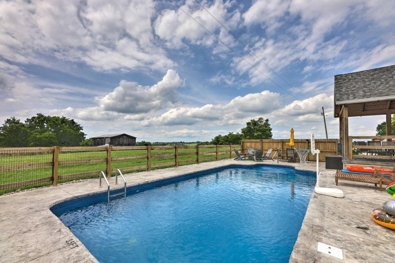 Вилла Chic Williamstown Retreat With Pool And Hot Tub! Экстерьер фото